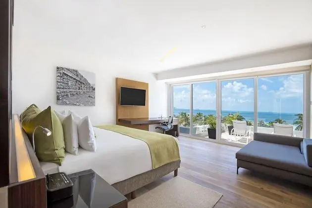 Club Room, 1 King Bed, Terrace, Ocean View