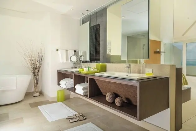 Club Room, 1 King Bed, Terrace, Ocean View
