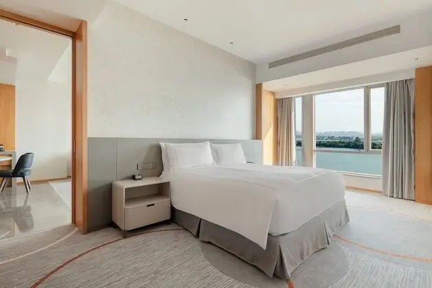 Süit, 1 Yatak Odası (Landmark Lake View)