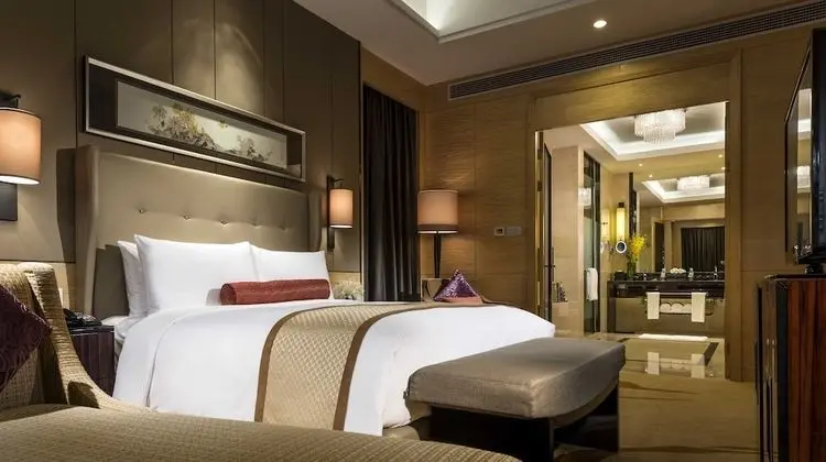 Classic Oda, 1 En Büyük (King) Boy Yatak, Business Dinlenme Salonu Kullanımı (Club Lounge Access)