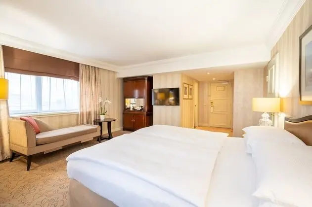 Premium Oda, 1 En Büyük (King) Boy Yatak, Köşe (City View)