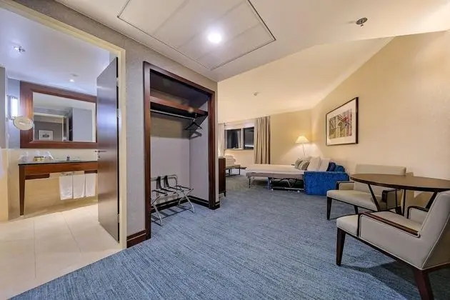 Junior Süit, 1 En Büyük (King) Boy Yatak (Low Floor)