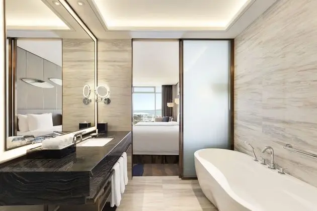 Premium Oda, 1 En Büyük (King) Boy Yatak, Deniz Manzaralı (Lounge Access)