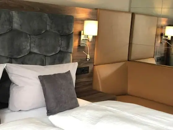 Business Tek Büyük Yataklı Oda