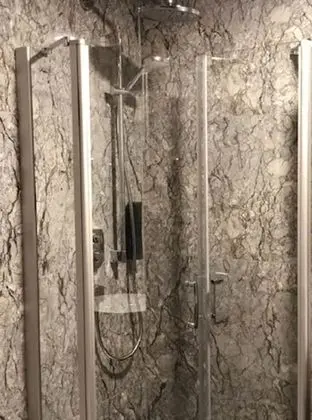 Business Tek Büyük Yataklı Oda