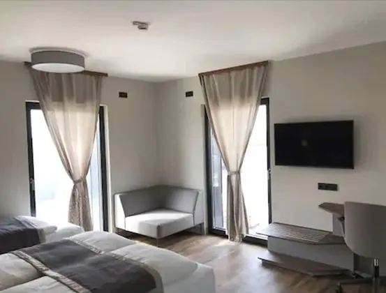 Comfort Tek Büyük Yataklı Oda