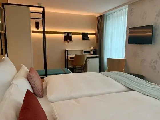 Tek Büyük Yataklı Oda, Balkon (Medium)