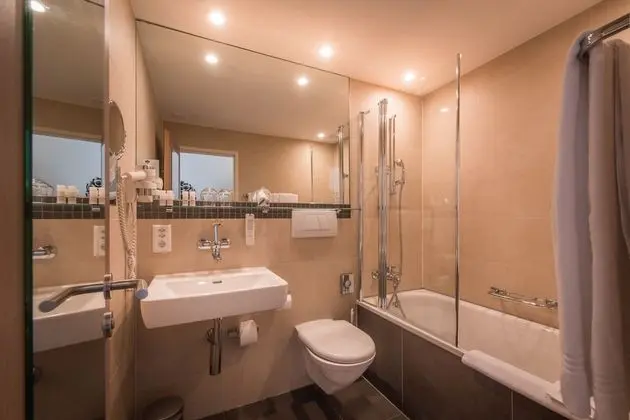 Tek Büyük Yataklı Oda, Balkon (Medium)