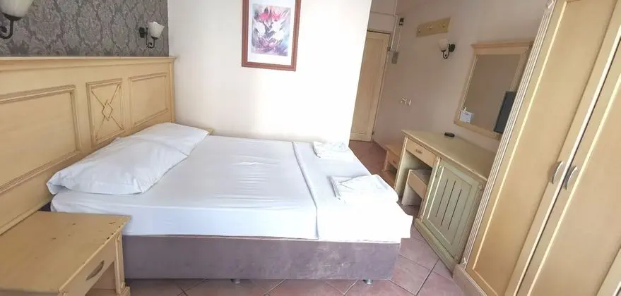 Standard Tek Büyük veya İki Ayrı Yataklı Oda