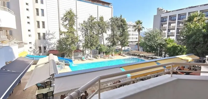 Standard Tek Büyük veya İki Ayrı Yataklı Oda