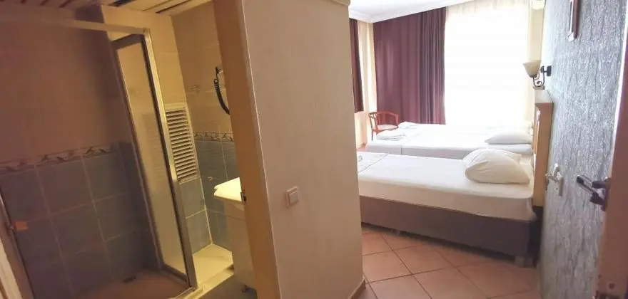 Triple, Şehir Manzaralı