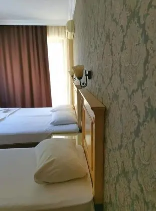 Triple, Şehir Manzaralı