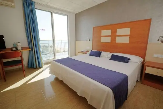 Habitación doble superior vista mar con bañera de hidromasaje