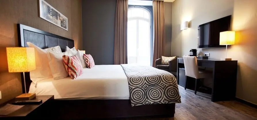 Superior Tek Büyük veya İki Ayrı Yataklı Oda (Square View)