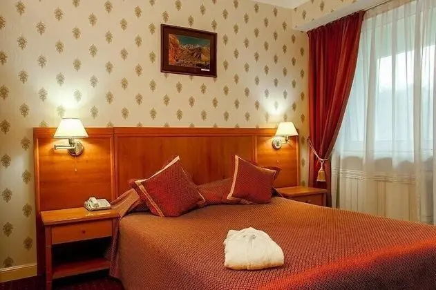 Senior Süit