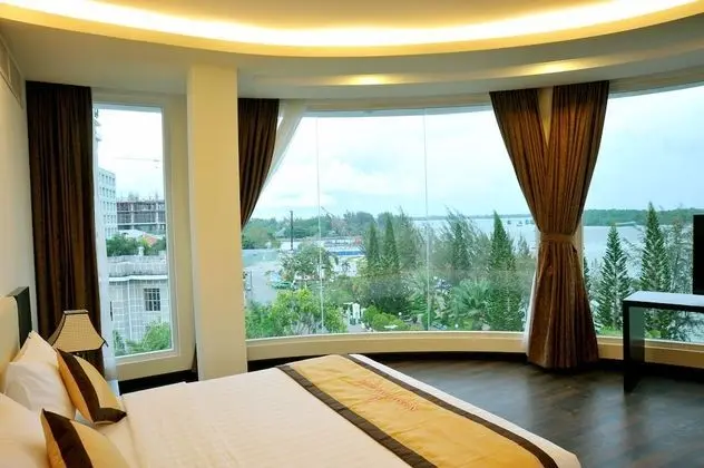 Executive Oda, Nehir Manzaralı