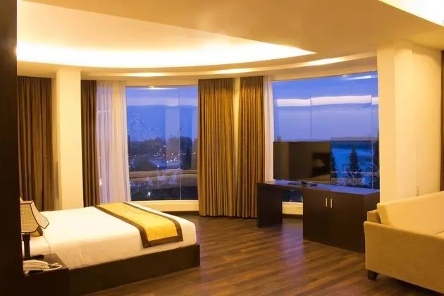 Executive Oda, Nehir Manzaralı