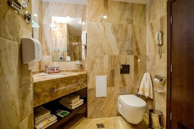 Executive Room with Balcony and Executive Lounge Access - Free Parking | Wellness package