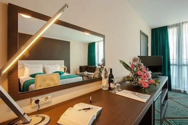 Superior Room with Sea View and Balcony - Free Parking | Wellness package
