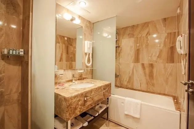 Superior Room with Sea View and Balcony - Free Parking | Wellness package