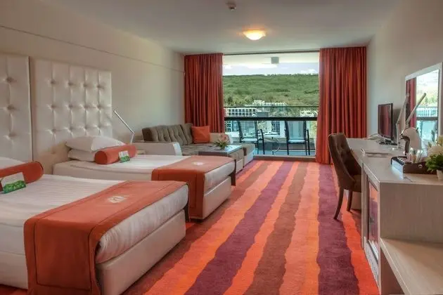 Superior Room with Resort View and Balcony - Free Parking | Wellness package