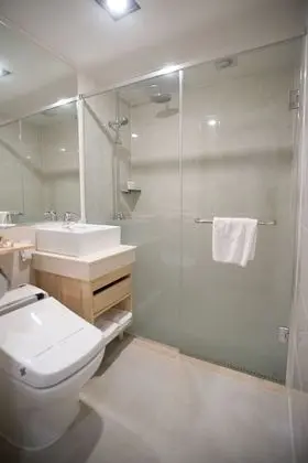 Business Tek Büyük Yataklı Oda (Free Sauna&Fitness Available)