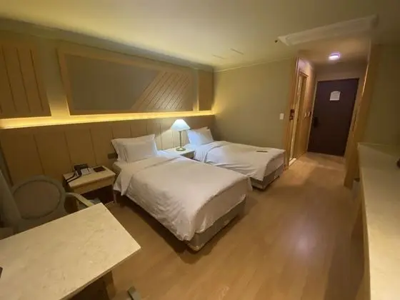 Superior İki Ayrı Yataklı Oda (Free Sauna & Fitness Available)