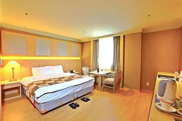 Superior Tek Büyük Yataklı Oda (Free Sauna&Fitness Available)