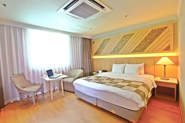 Superior Tek Büyük Yataklı Oda (Free Sauna&Fitness Available)