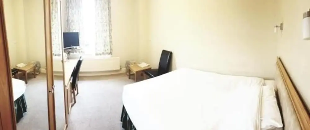 Tek Büyük Yataklı Oda