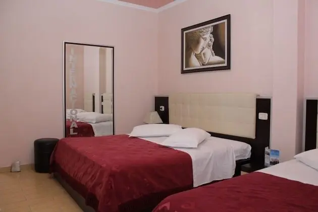 Economy Üç Kişilik Oda