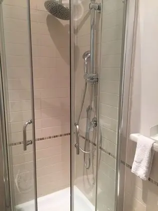 Classic Tek Büyük Yataklı Oda