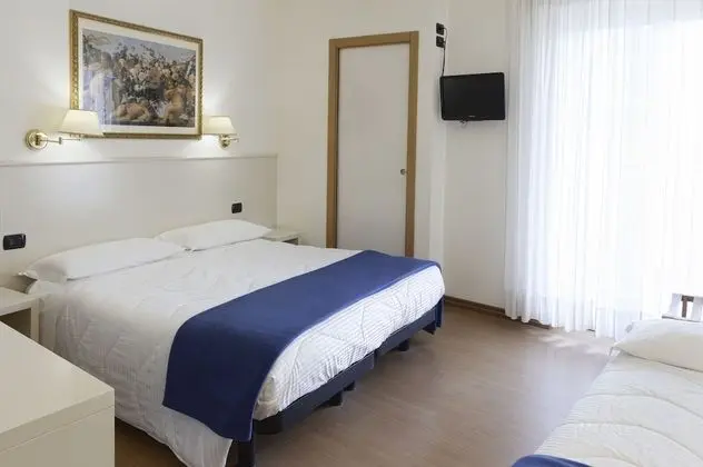 Economy Üç Kişilik Oda