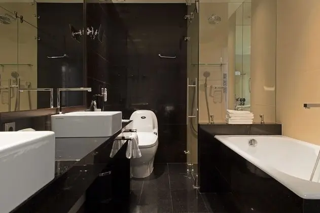 Deluxe Tek Büyük Yataklı Oda ( Business)