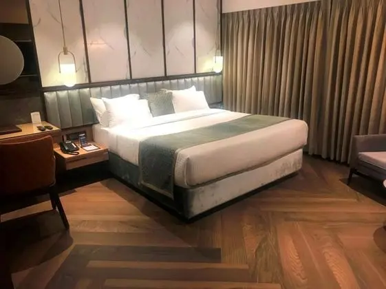 Grand Tek Büyük Yataklı Oda