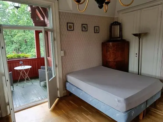Tek Büyük Yataklı Oda, Balkon