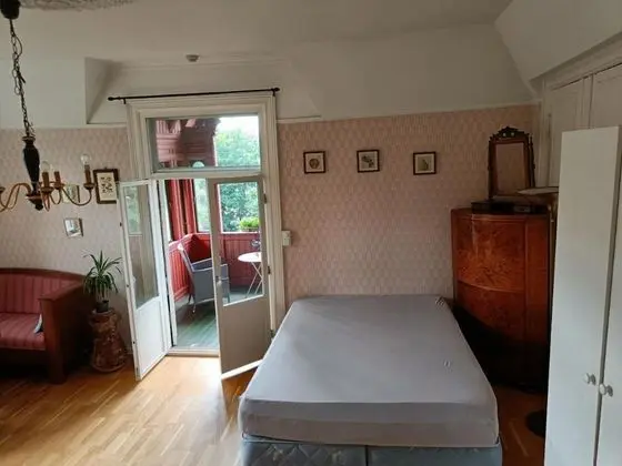 Tek Büyük Yataklı Oda, Balkon