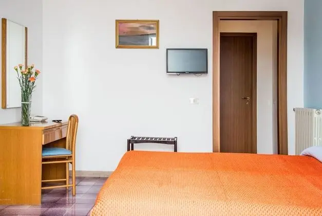 Economy Tek Büyük veya İki Ayrı Yataklı Oda