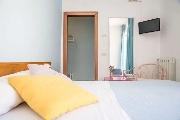 Economy Tek Büyük veya İki Ayrı Yataklı Oda