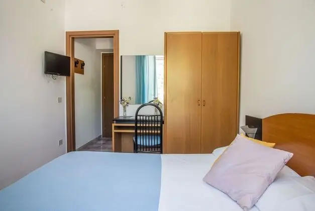 Economy Tek Büyük veya İki Ayrı Yataklı Oda