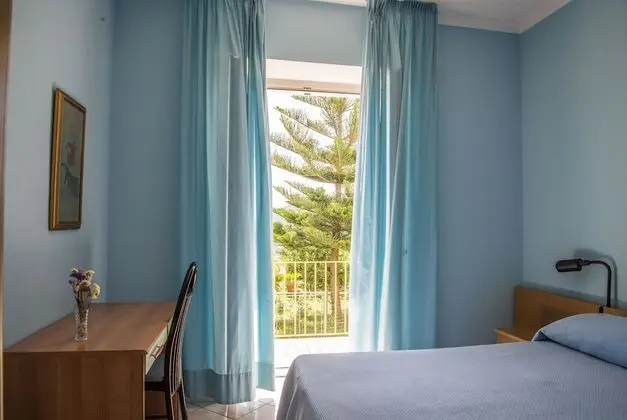 Standard Tek Büyük veya İki Ayrı Yataklı Oda, Manzaralı