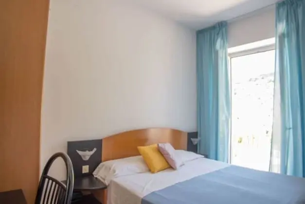 Standard Tek Büyük veya İki Ayrı Yataklı Oda, Manzaralı