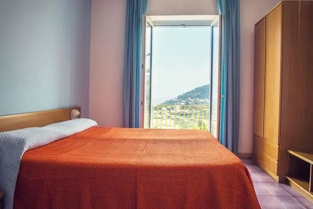 Standard Tek Büyük veya İki Ayrı Yataklı Oda, Manzaralı