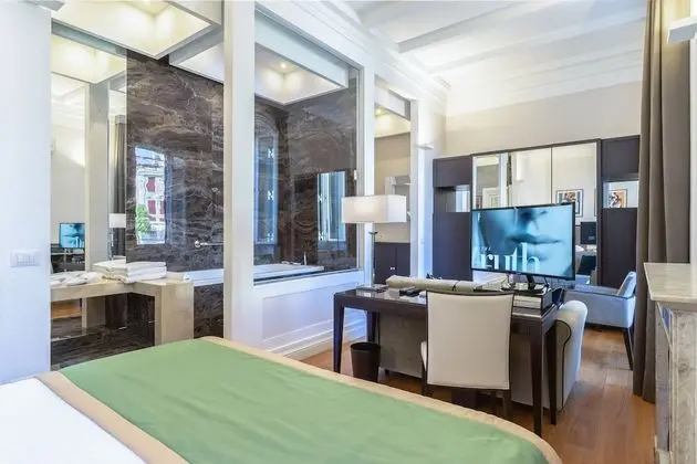 Deluxe Üç Kişilik Oda, Şehir Manzaralı