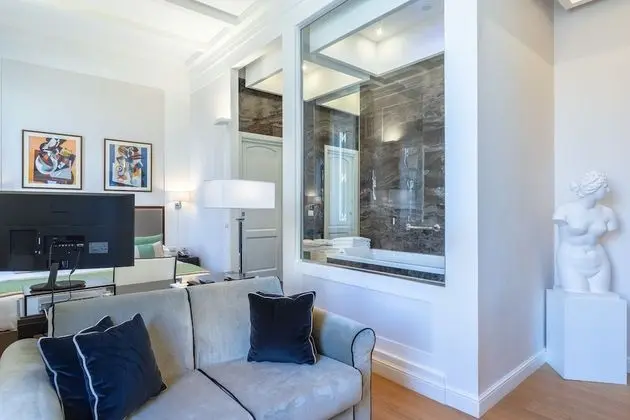 Deluxe Üç Kişilik Oda, Şehir Manzaralı