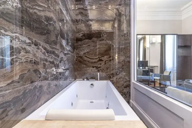 Deluxe Üç Kişilik Oda, Şehir Manzaralı