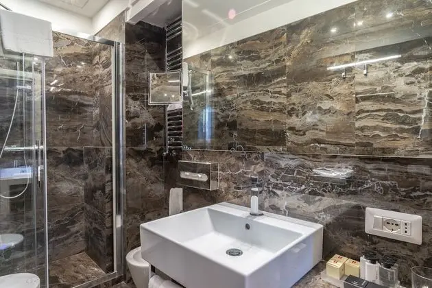 Deluxe Üç Kişilik Oda, Şehir Manzaralı