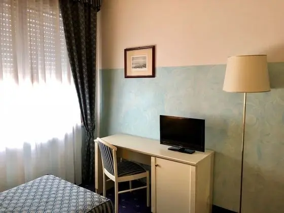 Classic Tek Büyük Yataklı Oda