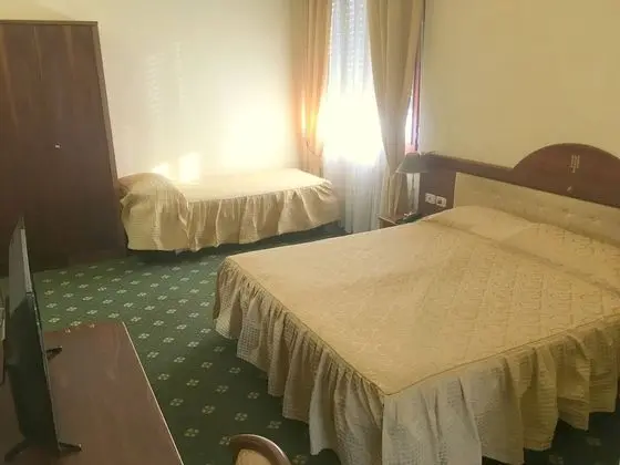 Üç Kişilik Oda