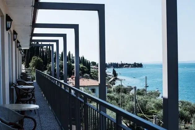 Deluxe Tek Büyük Yataklı Oda, Göl Manzaralı (2 pax)